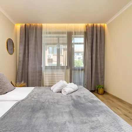 Desi's | Large 3br Next To Old Town & Kapana Apartmán