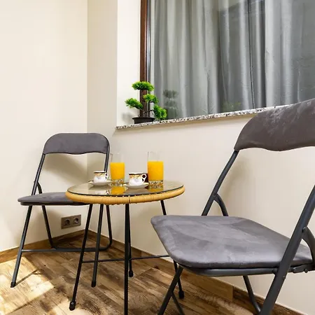 Desi's | Large 3br Next To Old Town & Kapana Apartmán *