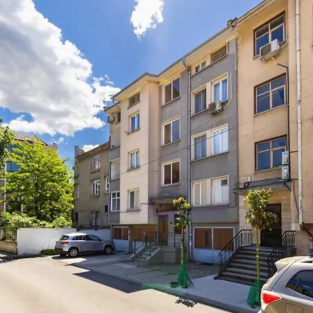 Desi's | Large 3br Next To Old Town & Kapana Apartmán